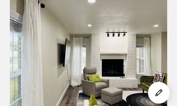 Fort Worth House | Entire New 3 Bed 2.5 Bath Home in the heart of F.W