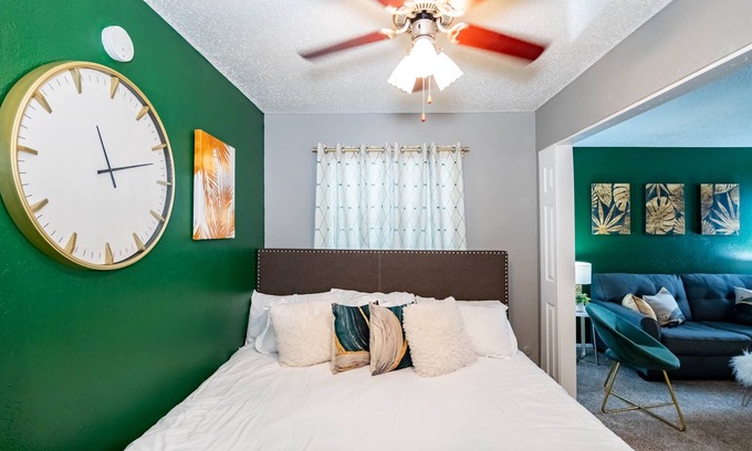 Ederville Apartment | Entire Place ✶Washer Dryer ✶Wi-Fi ✶4K TVs ✶Parking #1614