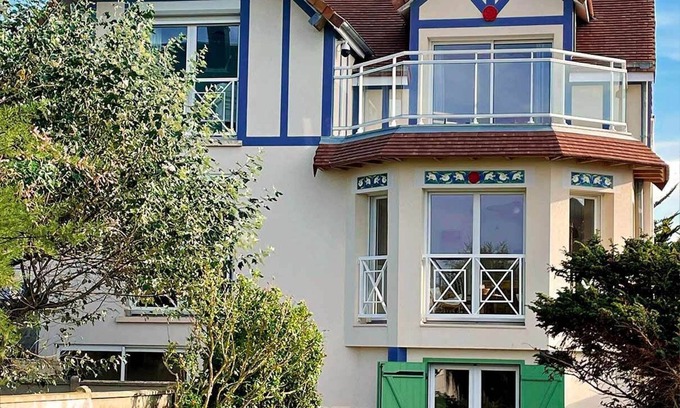 Ouistreham Villa | Entire Seaside House, 160m² – 3 Bedrooms, Sleeps 6