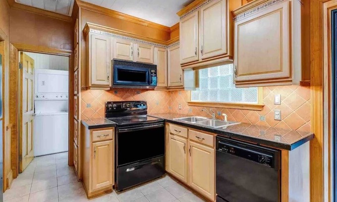 Church Point House | Entire Unit Relaxing 2 Bedroom Suite FAST WIFI