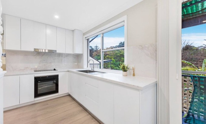 Beacon Hill House | Entire Villa in Beacon Hill