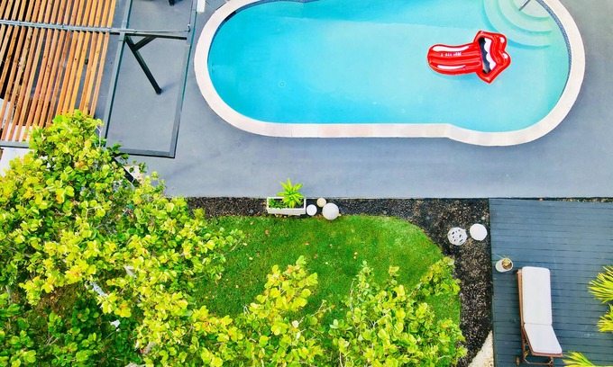 Ojus Villa | Entire villa, North Miami Beach with pool on canal!