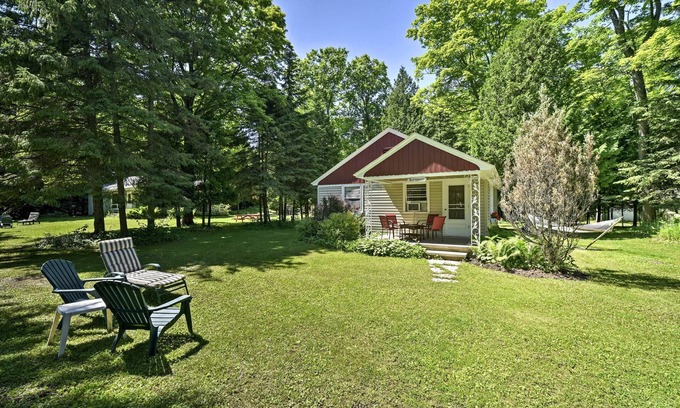Fish Creek Cottage | Ephraim Vacation Rental - 3 Mi to Fish Creek Beach