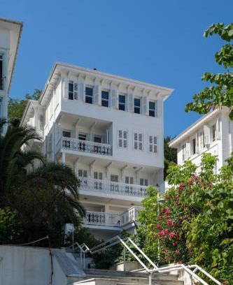 Adalar Apartment | Epic Escape Homes
