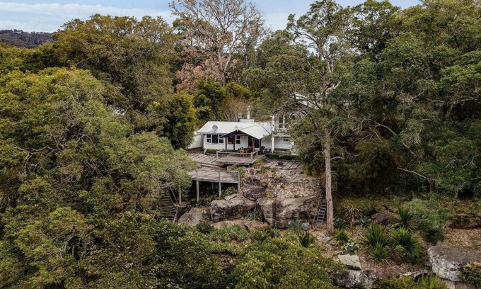 Kangaroo Valley House | Equanimity Luxurious tranquil Kangaroo Valley home