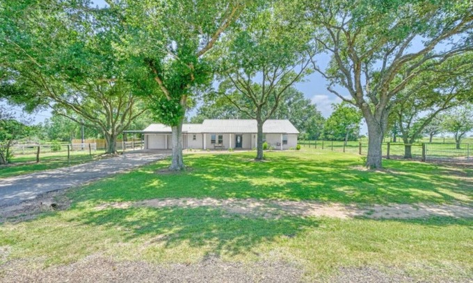 Lissie House | Equestrian Hideaway | Splashway Waterpark