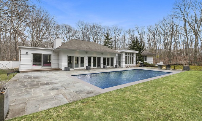 Bridgehampton House | Equidistant between Sag Harbor and Bridgehampton