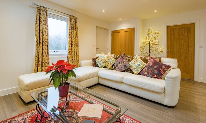 Waltham House | Equus Barn - ideal family home for exploring Kent