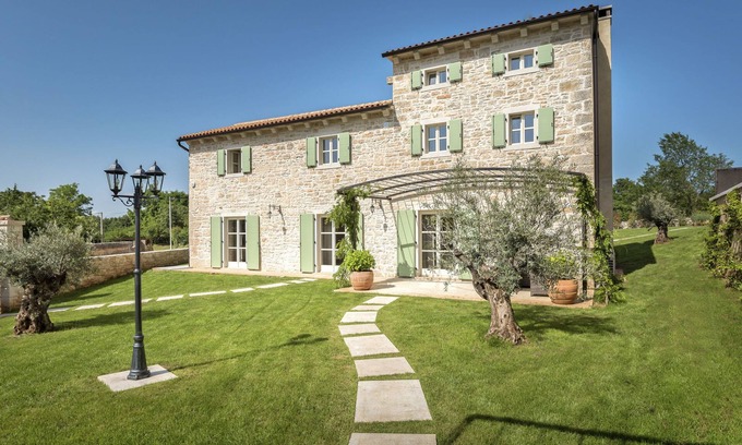 Modrusani House | Ernesta by Interhome