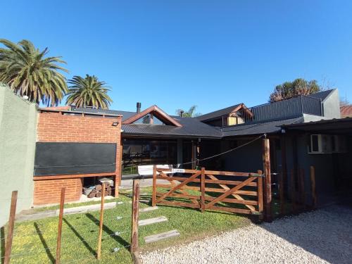 Luis Guillon Apartment | Escala Ezeiza Loft con desayuno