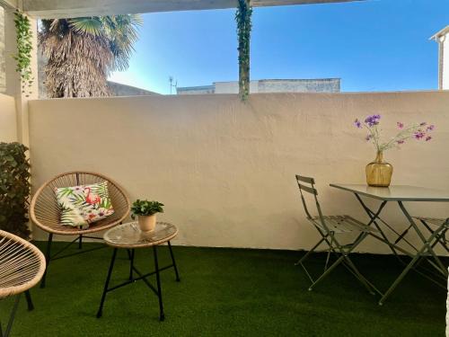 La Rochelle City Centre Apartment | Escapade Vintage avec terrasse en centre historique