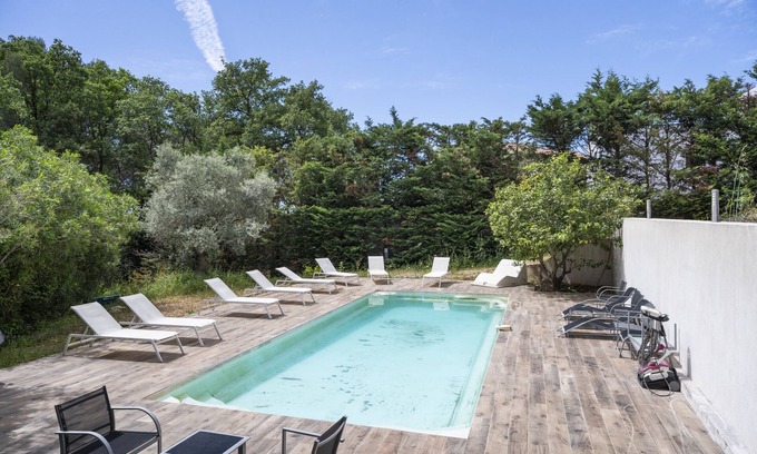 La Valette-du-Var Apartment | Escape and serenity at Studio Le Partegal with shared pool, Wi-Fi and air conditioning