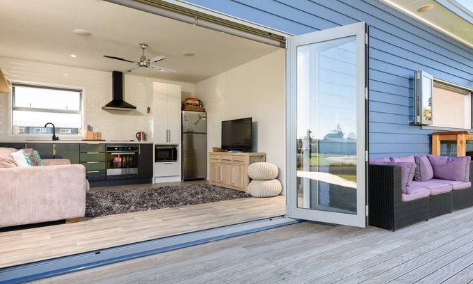 Waihi Beach Cottage | Escape on Edinburgh - Waihi Beach Holiday Home