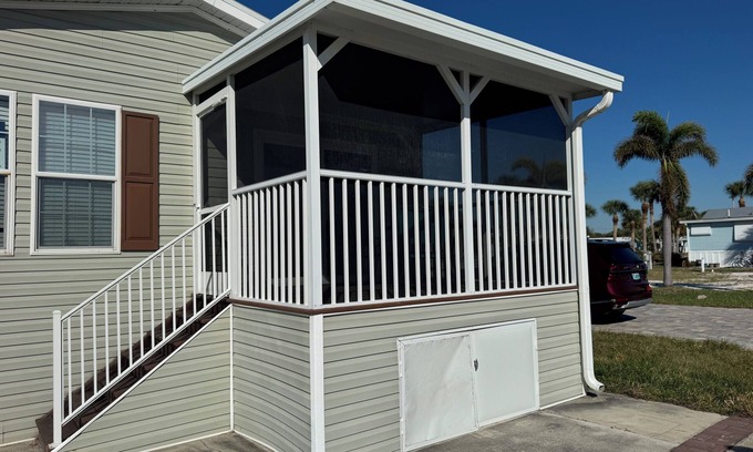 Fort Myers Beach Resort | Escape the Cold Sanibel Gateway Sun Resort, close to Fort Myers Beach + Sanibel
