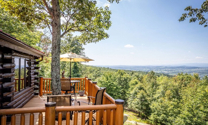 New Market House | Escape to Cozy Luxury in This Mountain Log Retreat