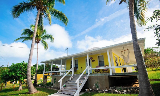 Man O War Cay House | Escape to Jana Cabana and Dock your Boat!