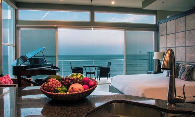 Boca Corona Apartment | Escape to Paradise Beachfront Suite at Panama's Premier Hotel Golden Cowry Suite