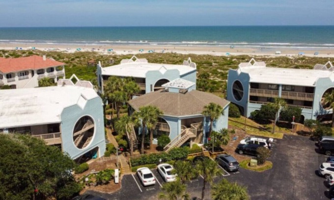 Butler Beach Apartment | Escape to Paradise at Hibiscus Resort