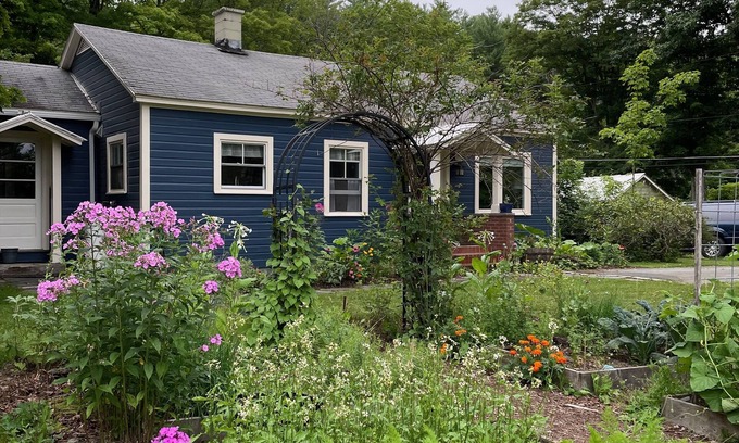 Putney House | Escape to peaceful Putney Vermont