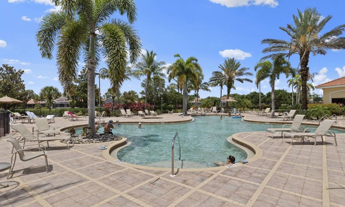 Estero House | ESCAPE TO SUNNY FLORIDA!