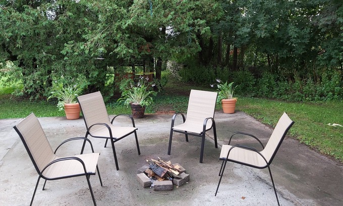 Thomasburg House | Escape to the Country! Sleeps 4