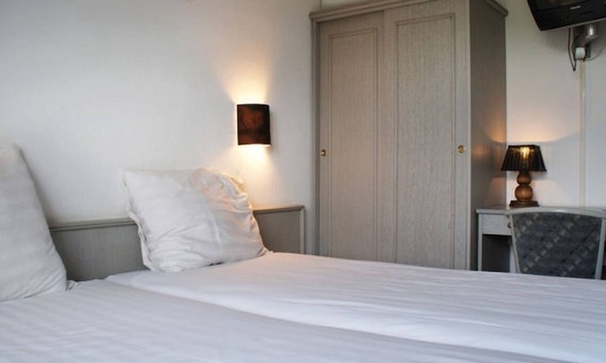 Nieuwvliet Hotel | Escape to Your Beachside Haven – Classic Room Close to Groede Zeeland Strand