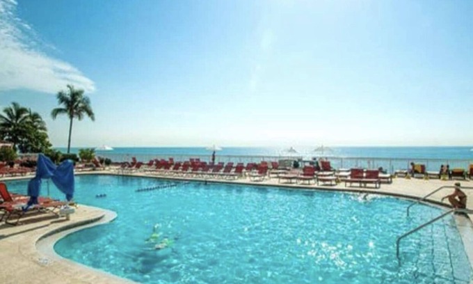 Sunny Isles Beach Resort | ESPECTACULAR OCEAN VIEW STUDIO