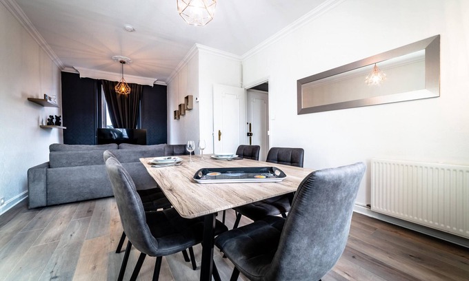 Brive-la-Gaillarde Apartment | Esprit Maison de Famille Parking 3 Private Suites