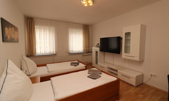 Frohnhausen Apartment | Essen Apartment Retreat