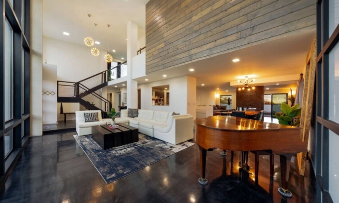 Tucson House | Estate/2 Pools /7 BR & 5 BA/Home & Guesthouse