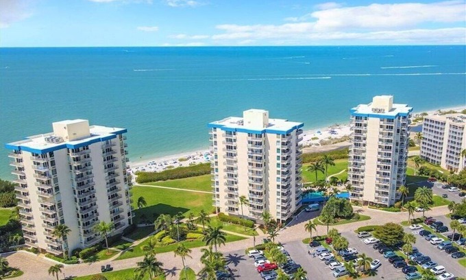 South Island Condo | Estero Beach and Tennis 601