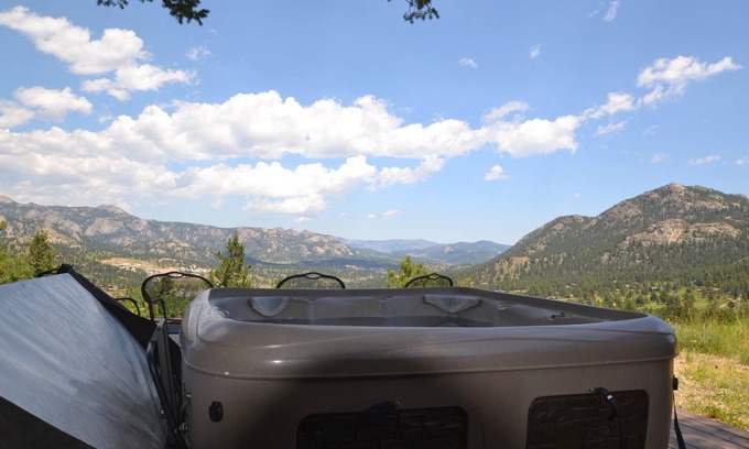 Estes Park Cabin | Estes Views Cabin - Cabin with huges views and a hot tub