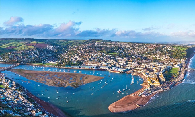Teignmouth Apartment | Estuary View Grand Banks