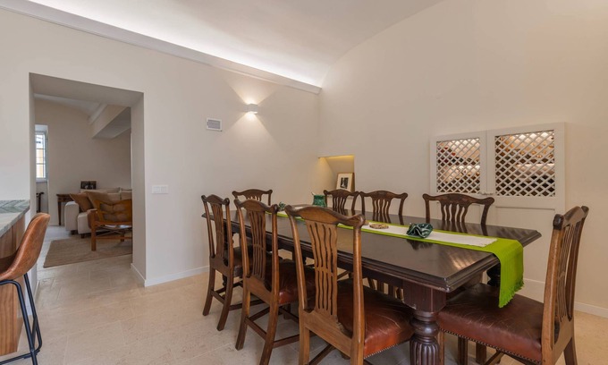 Evora Apartment | Évora townhouse with patio