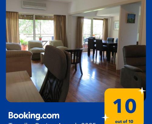 Colegiales Apartment | Excelente semipiso todo externo frente a plaza