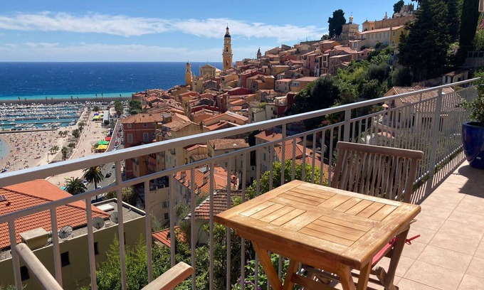 Menton House | Exceptional panoramic view with beach and town on foot