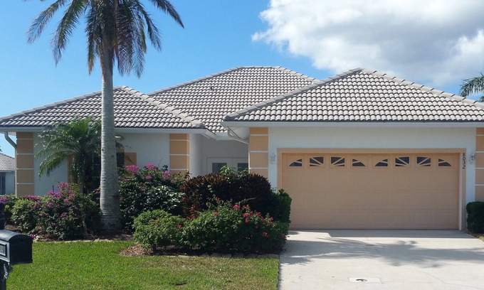 Falcons Glen House | Exceptional Pool & Waterfront Home in Lely Resort - Excellent Reviews!