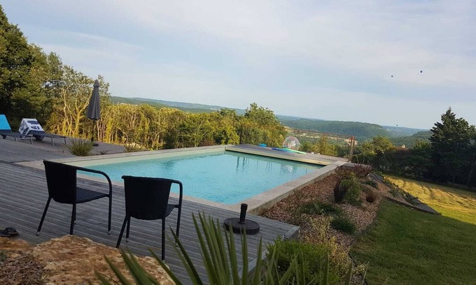 Beynac-et-Cazenac House | EXCEPTIONAL VIEW on the valley! Near Sarlat, private heated swimming pool