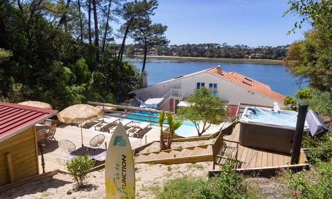 Soorts-Hossegor Villa | EXCEPTIONAL VILLA FOR 14 PEOPLE WITH HEATED POOL AND SPA FACING THE LAKE