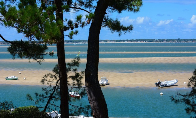 Le Moulleau House | Exceptional villa at the edge of the water, in the heart of Moulleau, vast and quiet