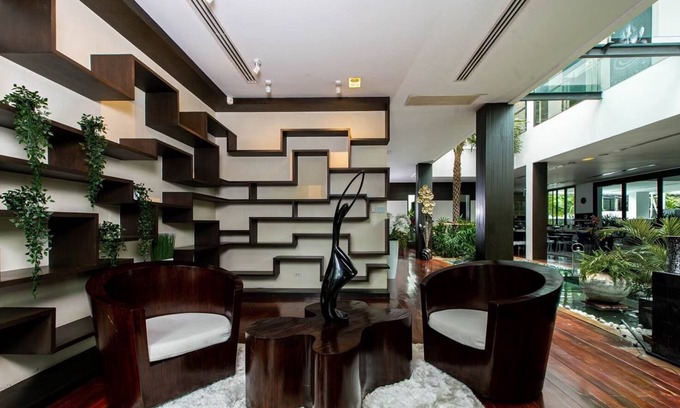 Khlong Tan Nuea Villa | Exclusive Waterfall Pool Vila in Bangkok