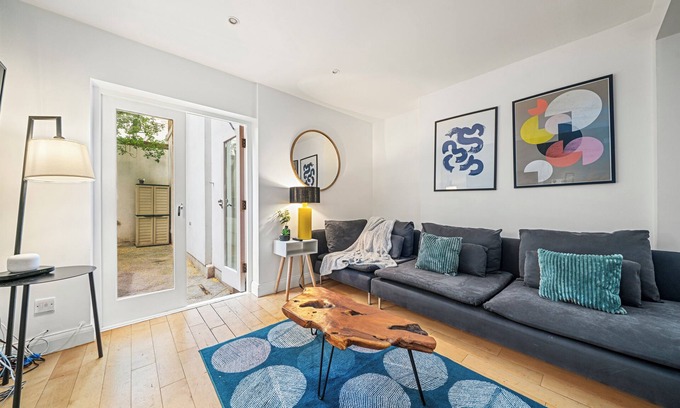 St Luke's Apartment | Exclusive & Comfortable Home by Old Street Station