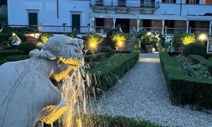 Oltrarno Villa | Exclusive Estate in Florence, Private Pool, 13 bedrooms