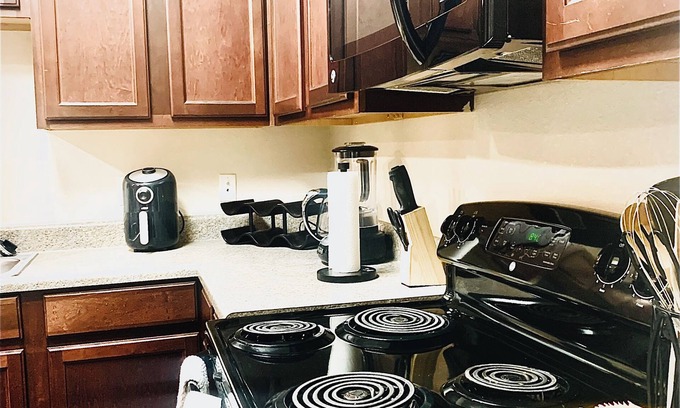 Central Oklahoma City Apartment | Exclusive fully furnished, 24 hours security access & complimentary snack/drinks