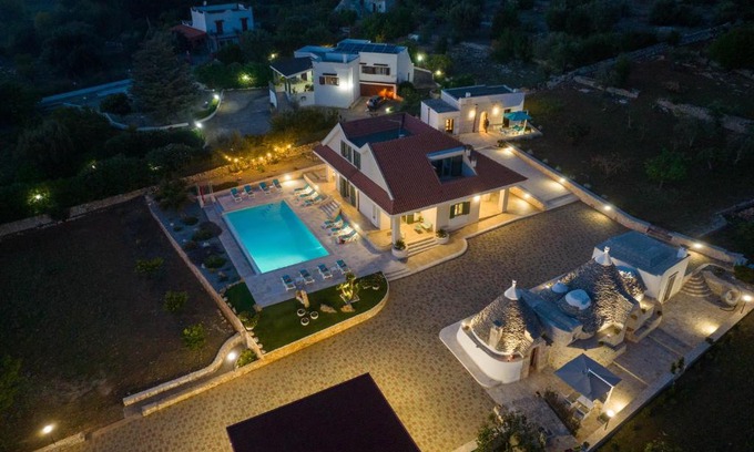 Ceglie Messapica Villa | exclusive luxury villa monte pompilio