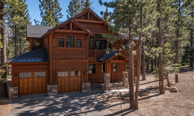 Mammoth Lakes House | Exclusive Luxury Home, Two Private Hot Tubs & Mammoth Mountain Black Passes!