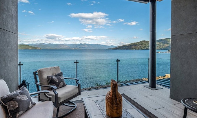 Sandpoint Condo | Exclusive Seasons 8 Waterfront Condo: Rooftop Bar & Hot Tub, Marina, Dock, Spa