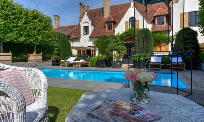 Historical Center Bruges Bed & Breakfast | Exclusive Suites The Secret Garden
