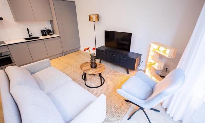 Rotterdam Apartment | Exclusively 1 Bed Serviced Apartment 48m2 -MNLE-
