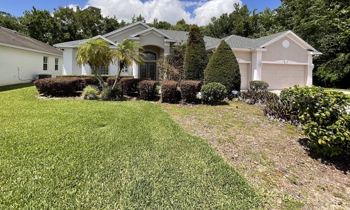 Ridgewood Lakes House | Executive Home in Gated Golf Community Near Disney